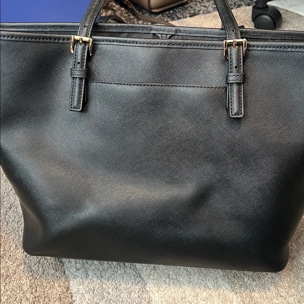 Michael Kors tote bag, black, pre-loved condition!